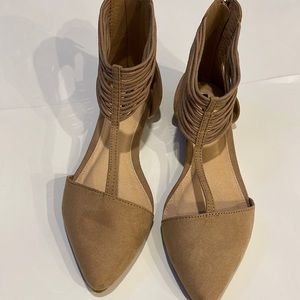 Tan dress shoes